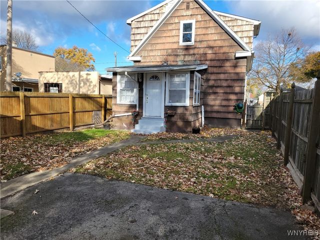 2711 Orleans Avenue, Niagara Falls, NY 14303