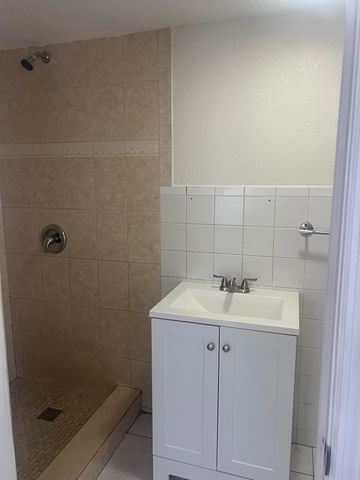 3305 Lake Avenue, West Palm Beach, FL 33405