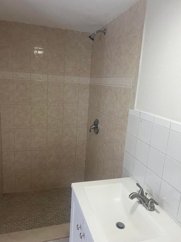 3305 Lake Avenue, West Palm Beach, FL 33405