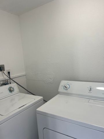 3305 Lake Avenue, West Palm Beach, FL 33405