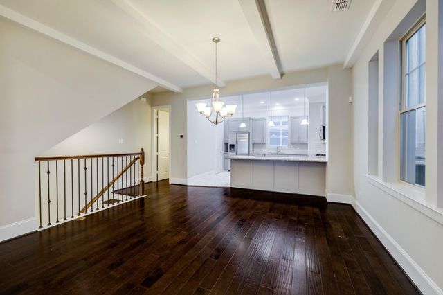 726 N Shepherd Drive, Houston, TX 77007