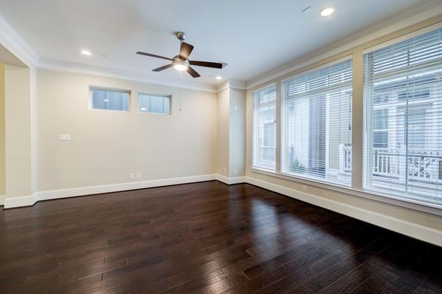 726 N Shepherd Drive, Houston, TX 77007