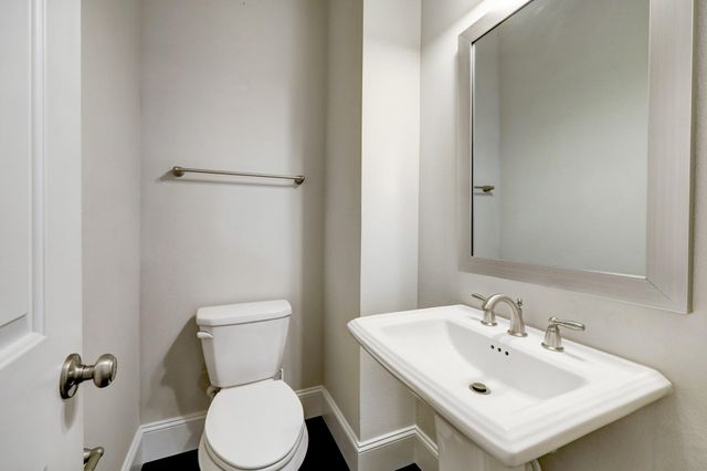 726 N Shepherd Drive, Houston, TX 77007