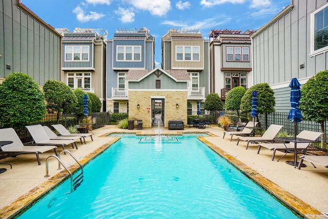 726 N Shepherd Drive, Houston, TX 77007