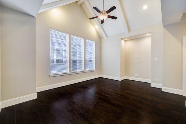 726 N Shepherd Drive, Houston, TX 77007