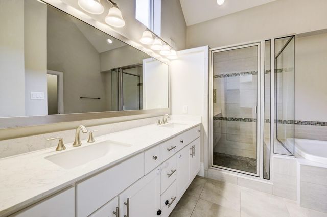 726 N Shepherd Drive, Houston, TX 77007