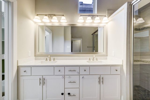 726 N Shepherd Drive, Houston, TX 77007