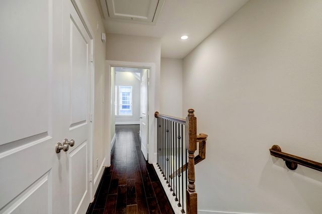 726 N Shepherd Drive, Houston, TX 77007