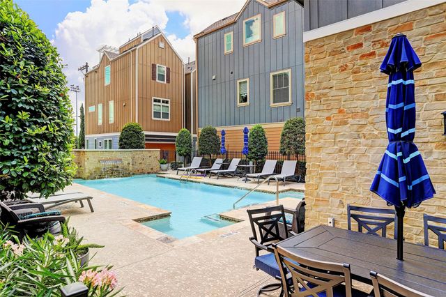 726 N Shepherd Drive, Houston, TX 77007