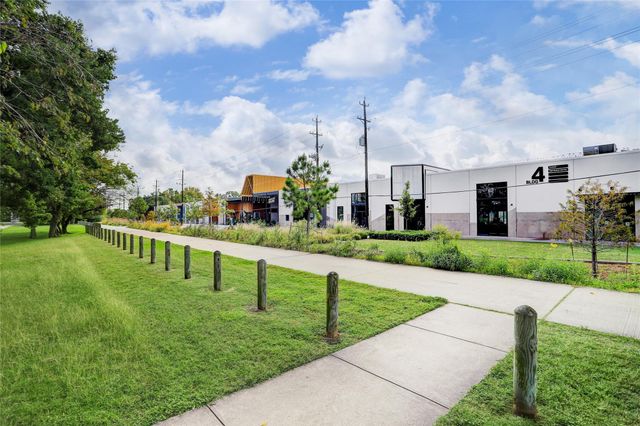 726 N Shepherd Drive, Houston, TX 77007