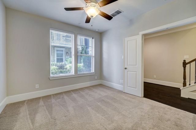 726 N Shepherd Drive, Houston, TX 77007