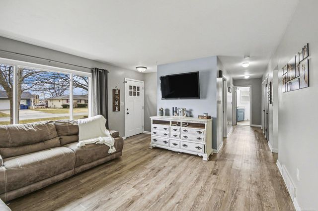 923 Wheelock Drive Street, Freeland, MI 48623