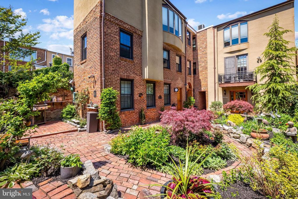 Image 1 of property listing at 1807 LANCASTER ST, Baltimore, MD 21231