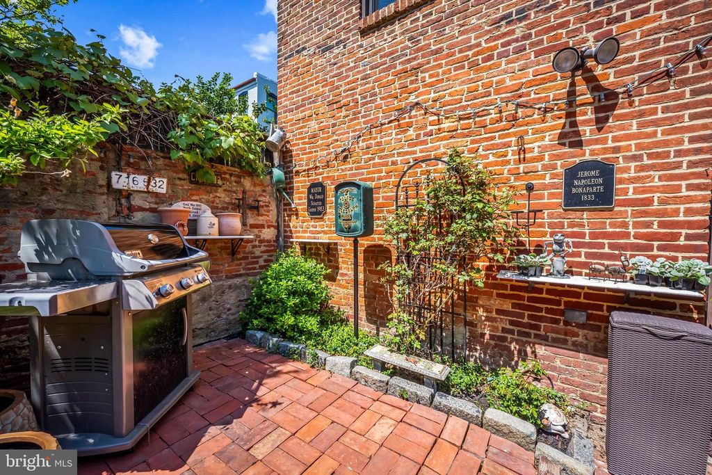 Image 10 of property listing at 1807 LANCASTER ST, Baltimore, MD 21231