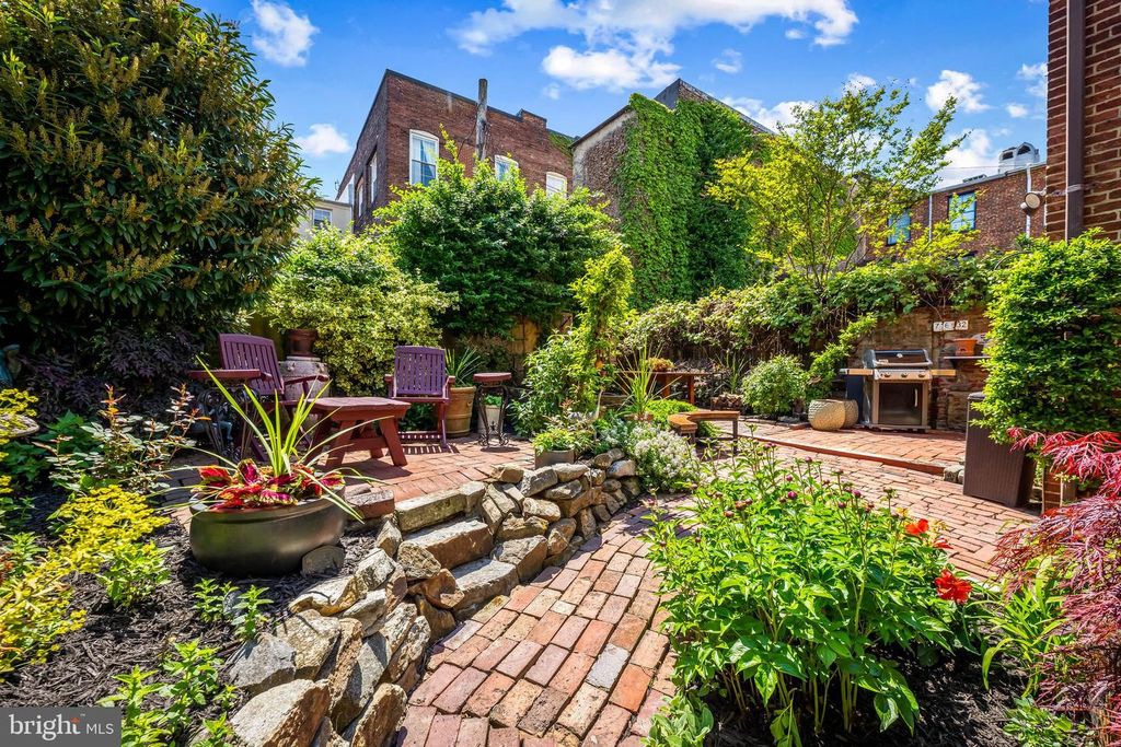 Image 8 of property listing at 1807 LANCASTER ST, Baltimore, MD 21231
