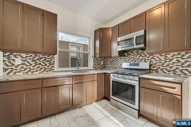 110 17th Street, East Orange, NJ 07017