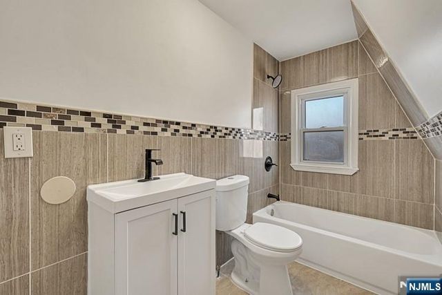 110 17th Street, East Orange, NJ 07017