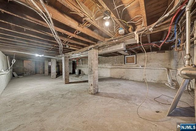 110 17th Street, East Orange, NJ 07017