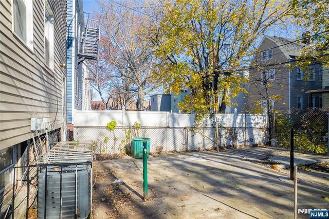 110 17th Street, East Orange, NJ 07017