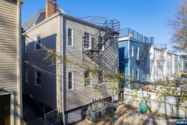 110 17th Street, East Orange, NJ 07017