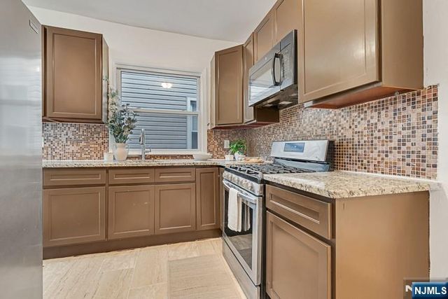 110 17th Street, East Orange, NJ 07017