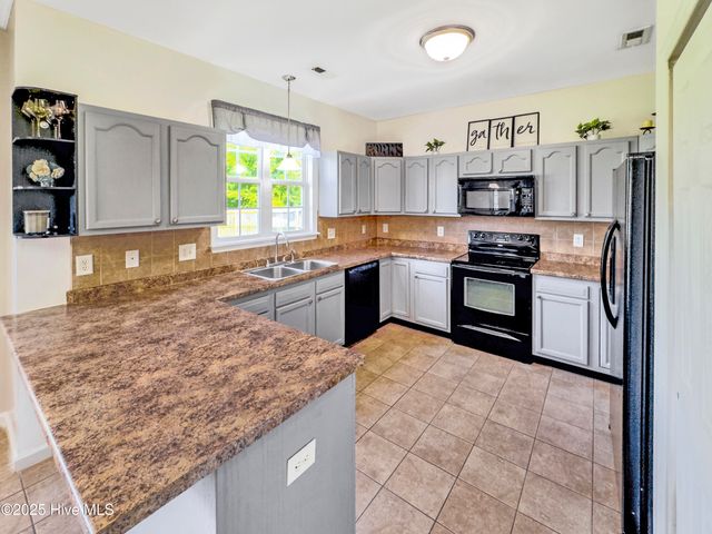 239 Emerald Ridge Road, Jacksonville, NC 28546