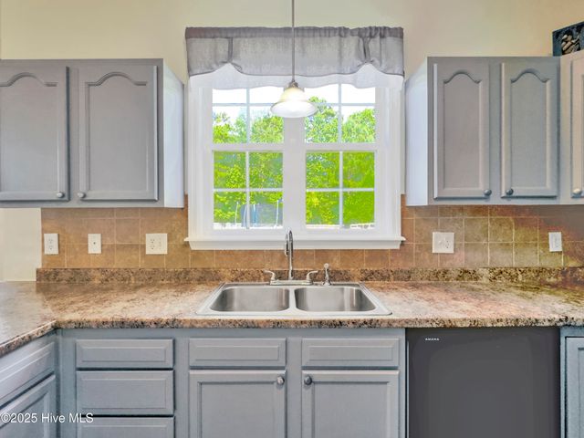239 Emerald Ridge Road, Jacksonville, NC 28546