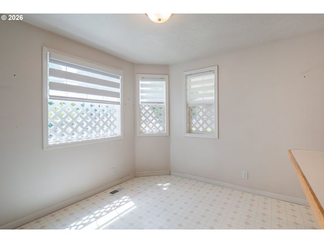 1345 NAPA VALLEY Ln, Eugene, OR 97404