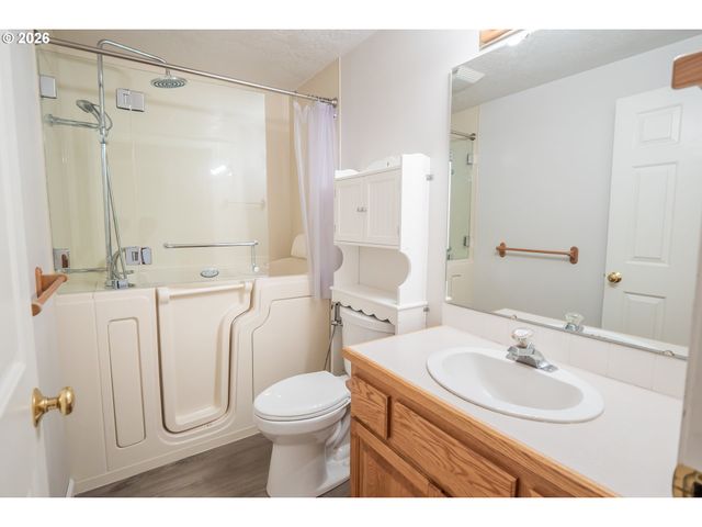 1345 NAPA VALLEY Ln, Eugene, OR 97404