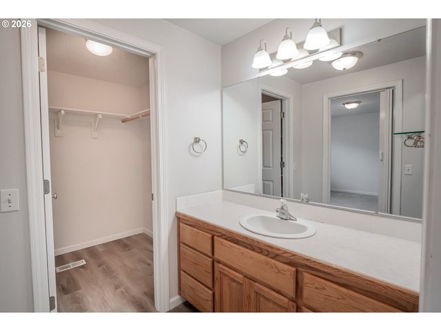 1345 NAPA VALLEY Ln, Eugene, OR 97404
