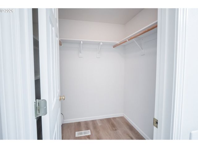 1345 NAPA VALLEY Ln, Eugene, OR 97404