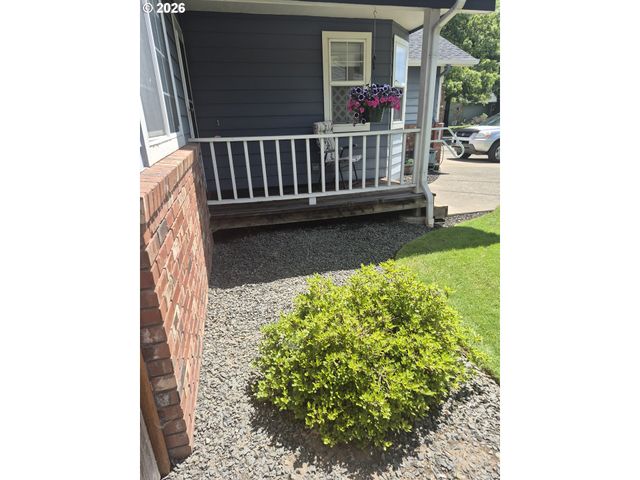 1345 NAPA VALLEY Ln, Eugene, OR 97404