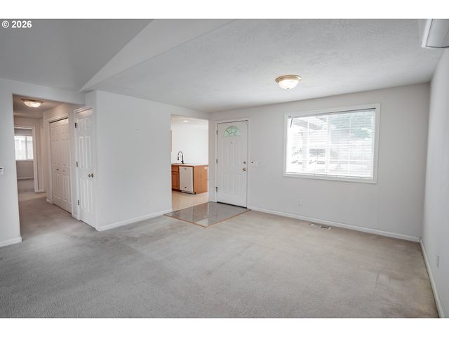 1345 NAPA VALLEY Ln, Eugene, OR 97404