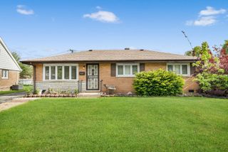 7030 Saratoga Drive, Bridgeview, IL 60455