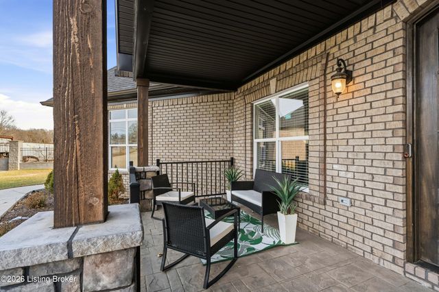 2696 Armstrong Ln, Mt Washington, KY 40047
