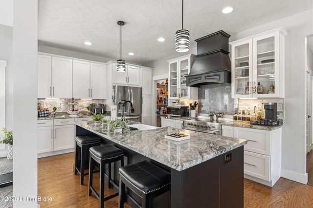 2696 Armstrong Ln, Mt Washington, KY 40047
