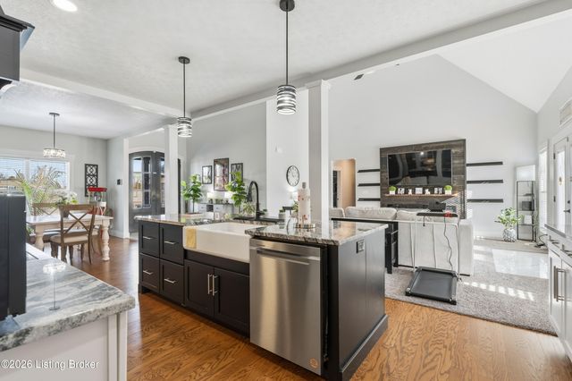 2696 Armstrong Ln, Mt Washington, KY 40047