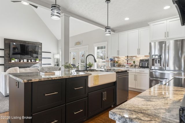 2696 Armstrong Ln, Mt Washington, KY 40047