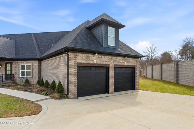 2696 Armstrong Ln, Mt Washington, KY 40047