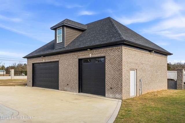 2696 Armstrong Ln, Mt Washington, KY 40047