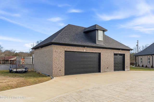 2696 Armstrong Ln, Mt Washington, KY 40047