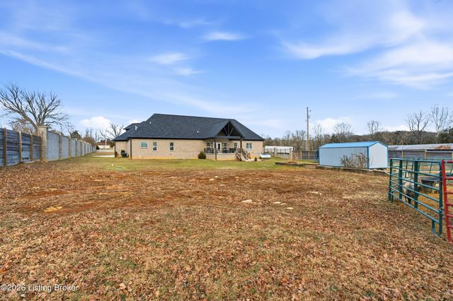 2696 Armstrong Ln, Mt Washington, KY 40047