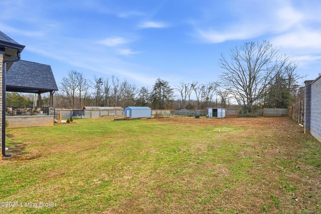 2696 Armstrong Ln, Mt Washington, KY 40047