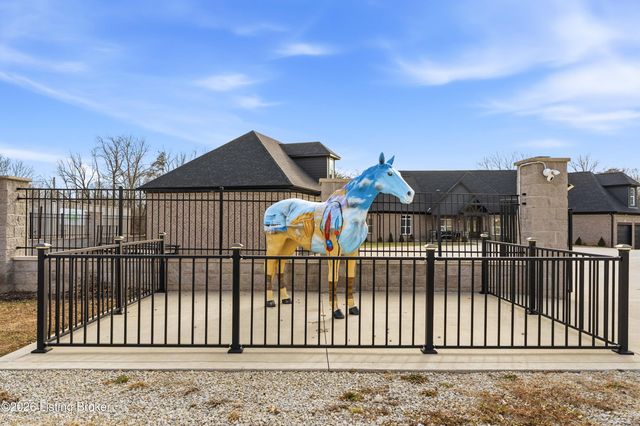 2696 Armstrong Ln, Mt Washington, KY 40047