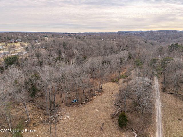 2696 Armstrong Ln, Mt Washington, KY 40047