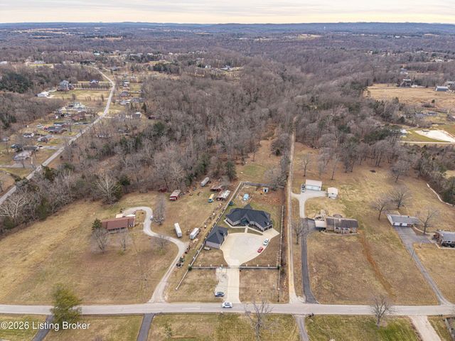 2696 Armstrong Ln, Mt Washington, KY 40047