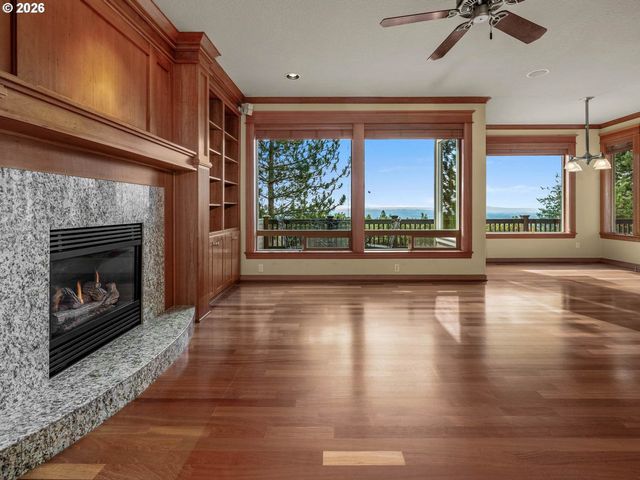 1815 Nw ROSEFINCH Ln, Portland, OR 97229