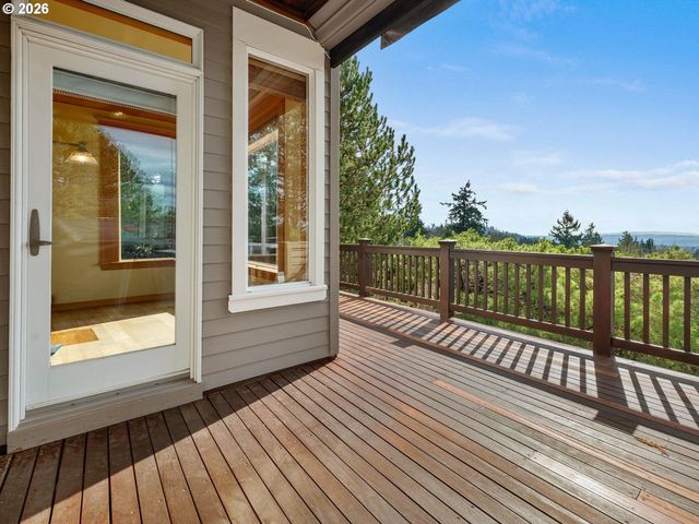 1815 Nw ROSEFINCH Ln, Portland, OR 97229