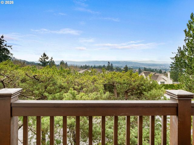 1815 Nw ROSEFINCH Ln, Portland, OR 97229