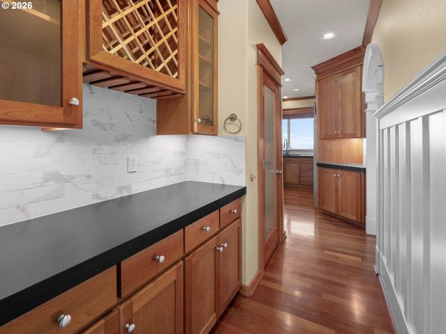 1815 Nw ROSEFINCH Ln, Portland, OR 97229